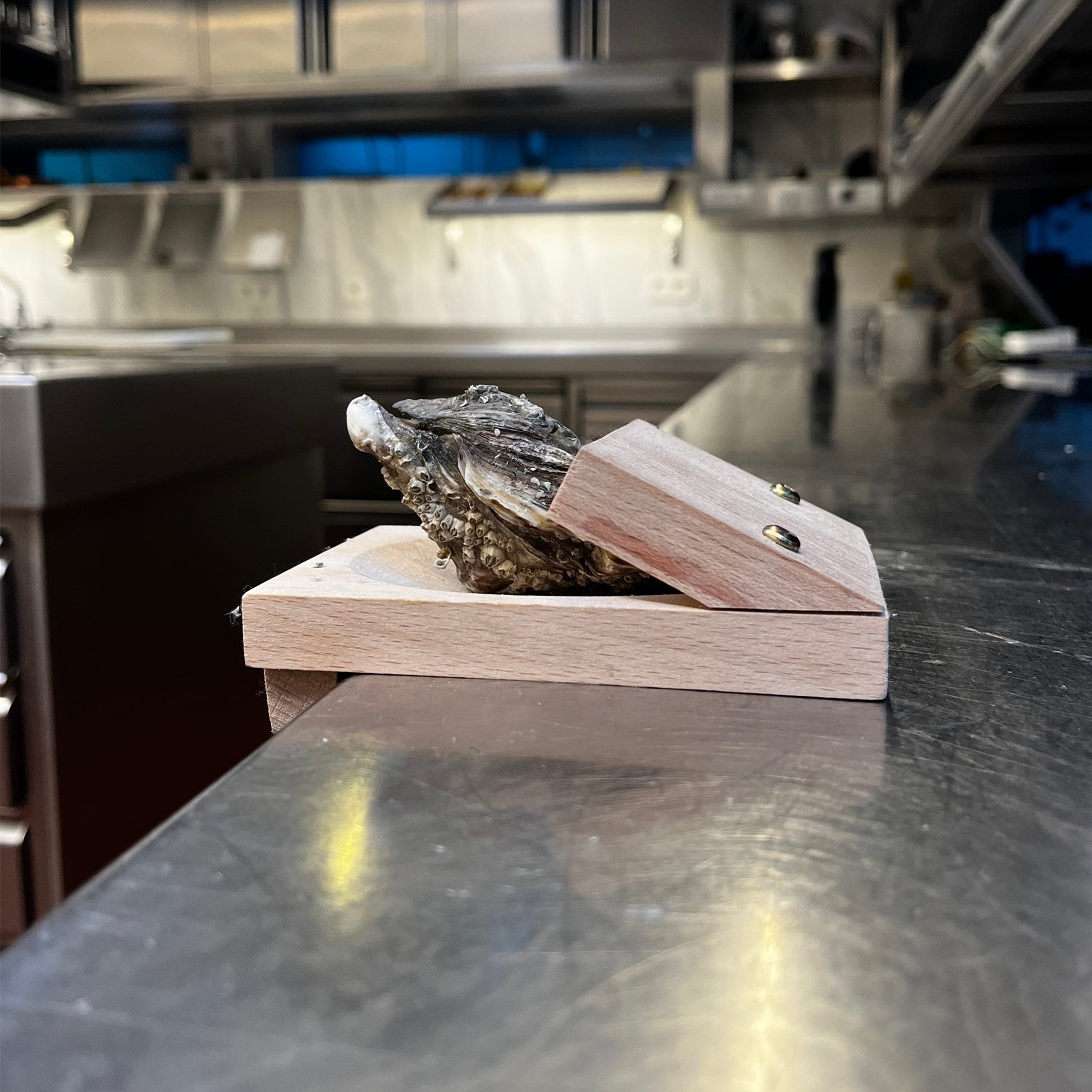 Oyster Shucking Clamp